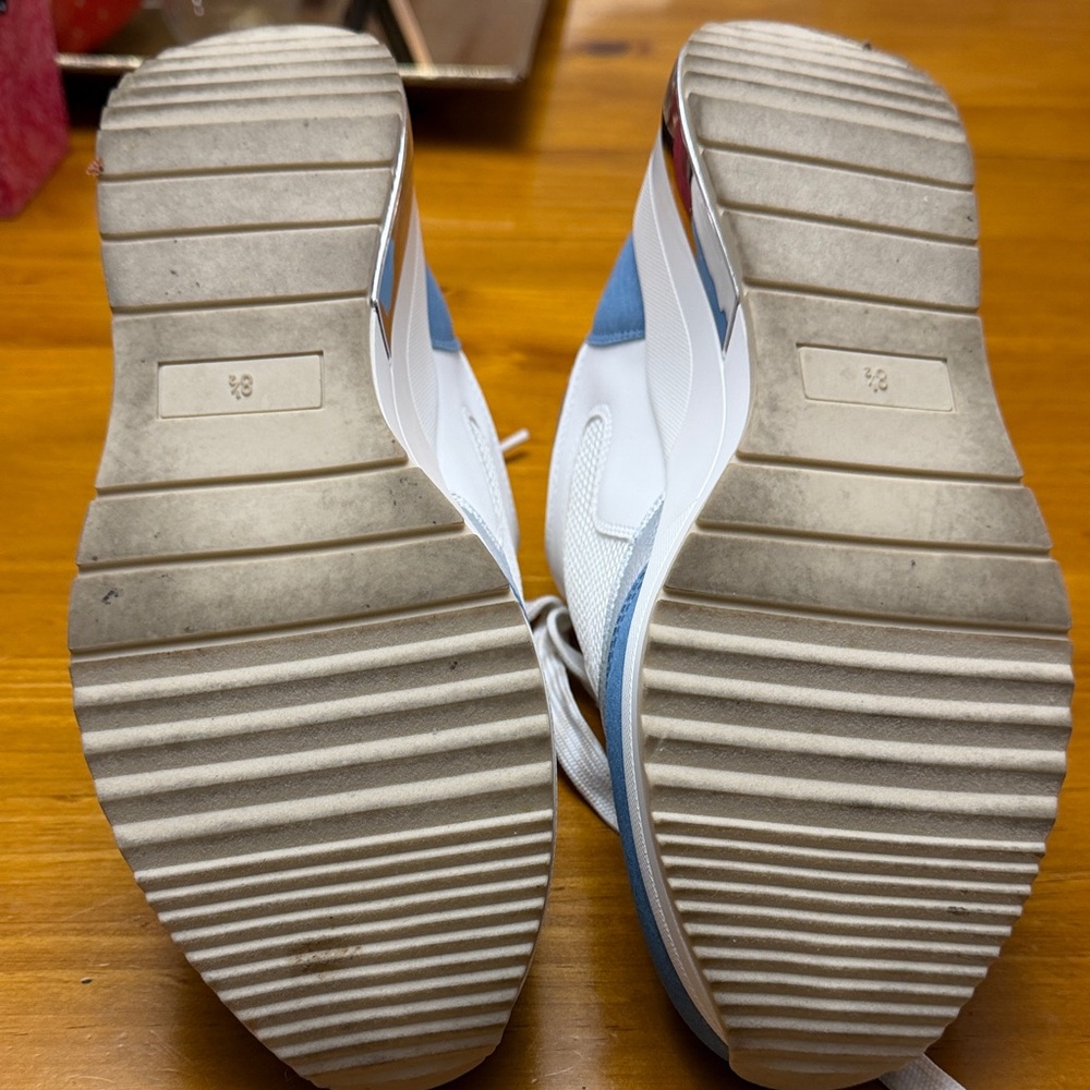 J Slides White and Light Blue Women's Fashion Sneakers 8.5M - Picture 6 of 12